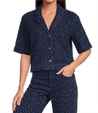 Elan Dara Notch Collar Short Sleeve Button Top In Denim Diamond