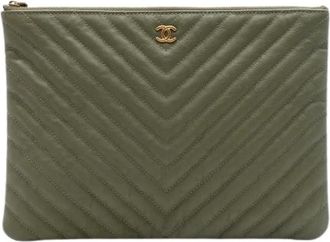 Chanel Pre-owned Clutches, female, Green, Size: ONE SIZE Pre-owned Chevron Clutch