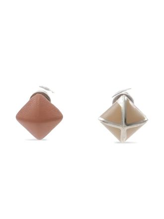 Herm&egrave;s 2010s Medor Guyne PM earrings - women - Calf Leather/Metal - One Size - Brown