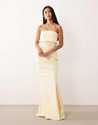 Pretty Lavish Julia - Vestito lungo da damigella giallo limone senza spalline con pannello risvoltato