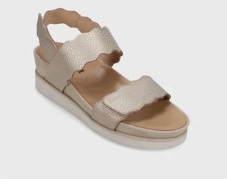 Vaneli Womens Ulani Sandal In Beige