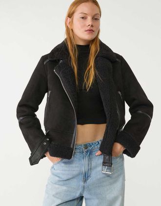 Stradivarius Giacca biker nera in camoscio sintetico-Nero