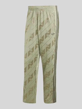 adidas Originals Regular Fit Sweathose mit Allover-Logo-Print in Silber, Gr&ouml;&szlig;e XXL