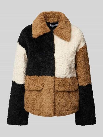 Edited Teddyfelljacke mit Pattentaschen Modell Carly in Cognac, Gr&ouml;&szlig;e 34