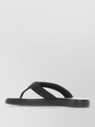 Gucci leather thong sandals flat sole open toe