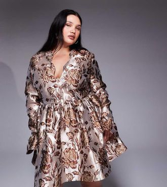 Asos Curve - Vestito skater oro con bordi smerlati e motivo con foglie jacquard