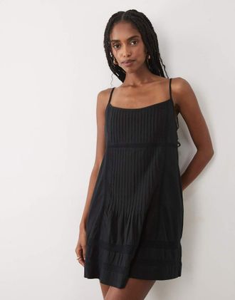 Abercrombie & Fitch Vestito corto svasato fluido con scollo squadrato nero con pinces