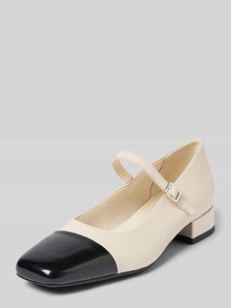 Vagabond Ballerina mit Dornschlie&szlig;e Modell DEBBI in Offwhite, Gr&ouml;&szlig;e 37