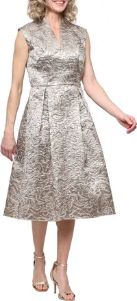 Alex Evenings Metallic Jacquard Midi Cocktail Dress in Champagne/silver at Nordstrom, Size 16