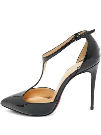Christian Louboutin Pumps met puntige neus - Zwart