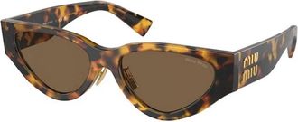 Miu Miu MU 03Zs Vau 06B Zonnebril - Dames - Zonnebrillen - Bruin - 54 MM - Accessoires