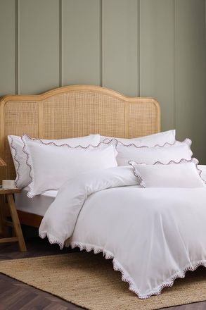 Christy Lucerne Scallop Luxury Cotton Sateen Duvet Cover Set in Pink | Size: Super King