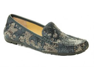 Vaneli Womens Albion Slip-On Loafer In Blue Kepri