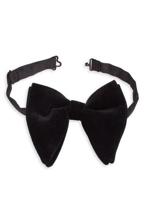 Clifton Wilson Silk Velvet Bow Tie in Black at Nordstrom
