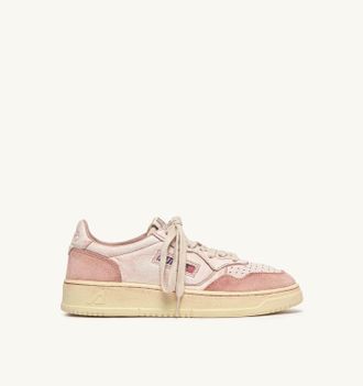 Autry MEDALIST LOW SUPER VINTAGE SNEAKERS IN WHITE AND POWDER NAPA LEATHER AND SUEDE