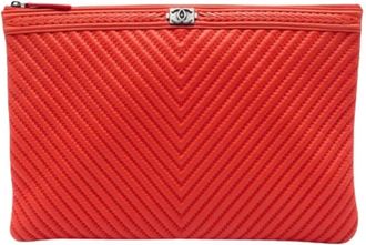 Chanel Pre-owned Clutches, female, Red, Size: ONE SIZE Pre-owned Chevron Lambskin Clutch