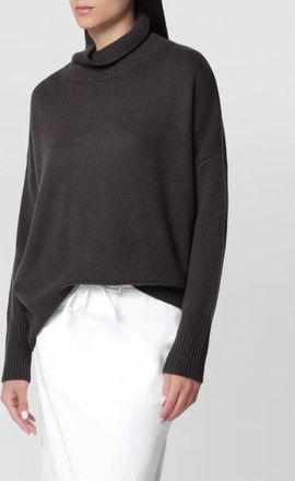 Lisa Yang jumper