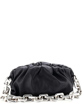 Bottega Veneta The Chain Pouch Leather shoulder bag - women - Calf Leather - One Size - Black