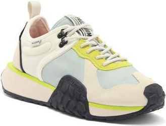 Palladium Troop Runner Sneaker in Cream White/Black at Nordstrom Rack, Size 10.5