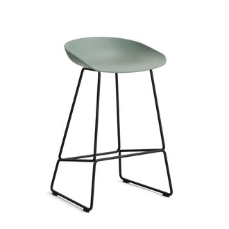 HAY About A Stool AAS 38 Barhocker H 76, schwarz / fall green 2.0 (Kunststoffgleiter)