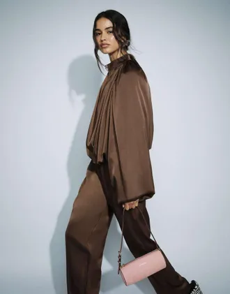 Missy Empire bomber coordinato con maniche a palloncino in raso color cioccolato-Marrone