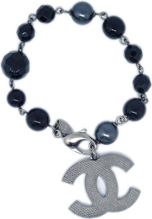 Chanel 2011 CC faux-pearl bracelet - women - Silver Plated/Pearl/Acrylic - One Size - Black