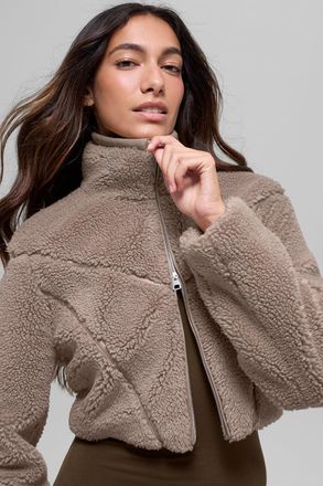 Alo | Sherpa Cropped Slope Side Jacket in Chai Latte, Size: Medium