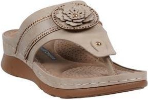 GC SHOES Vickie Comfort Sandal in Gold at Nordstrom Rack, Size 7.5