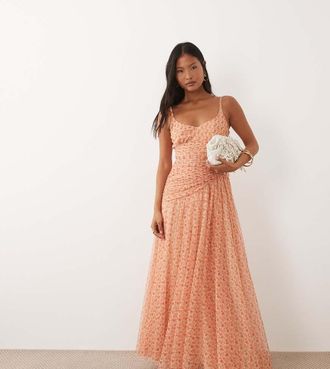 Lace & Beads Petite Vestito lungo con corpino asimmetrico arricciato con spalline sottili arancione a fiori-Rosso