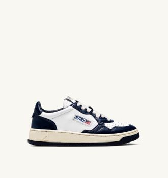 Autry MEDALIST LOW BICOLOR SNEAKERS IN WHITE AND BLUE LEATHER