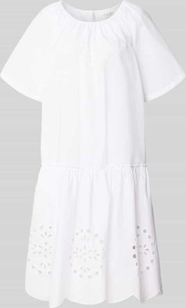 Christian Berg Knielanges Kleid mit Lochstickerei und Rundhalsausschnitt in Weiss, Gr&ouml;&szlig;e 34
