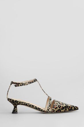 Anna F. Pumps