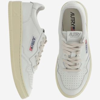 Autry Womens Sneakers Medalist Low White Leather Trainers