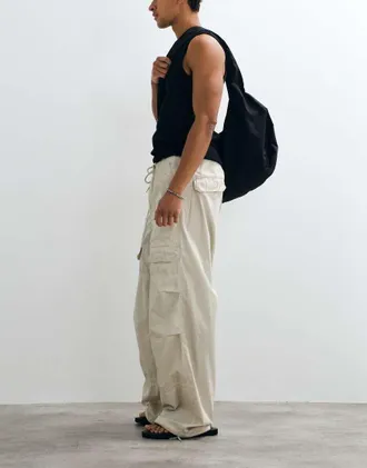 Weekday Pantaloni da lavoro color talpa chiaro polvere con coulisse-Bianco