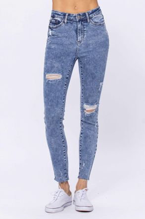 Judy Blue Destroyed Skinnies In Acid Wash