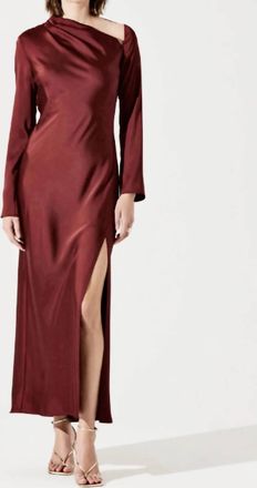Astr Catriona Front Slit Dress In Mulberry