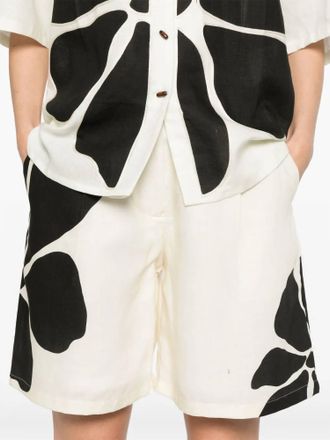 Cala de la Cruz Sia Short In Camellia In Black/ White