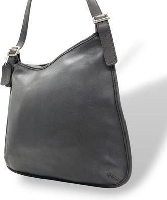 Coach Navy Leather Shoulder Bag (Pre-Owned)