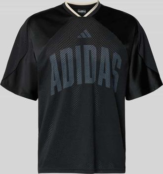 adidas T-Shirt mit V-Ausschnitt und Logo-Print in Black, Gr&ouml;&szlig;e XXL