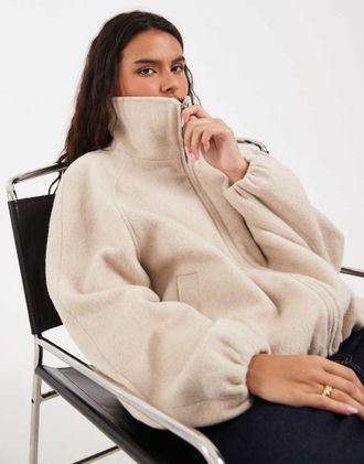 Asos Giacca color crema con collo a imbuto e fondo a palloncino in lana-Bianco