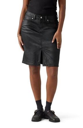 Levi's Coated Stretch Denim Midi Skirt in Prize Fighter at Nordstrom Rack, Size 26