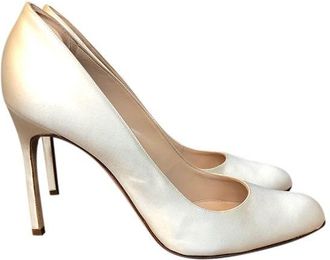 Manolo Blahnik Ivory satin heeled pumps Size 40.5