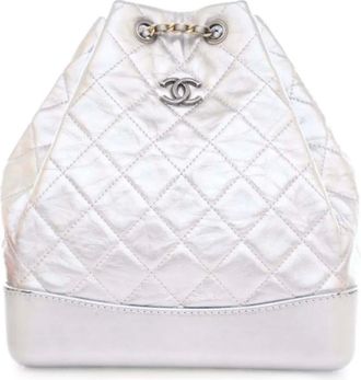 Chanel Zaino Gabrielle in pelle di vitello metallizzata con effetto stropicciato 2017-2018 - Argento
