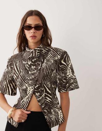Asos Blazer a maniche corte asimmetrico con stampa zebrata-Multicolore