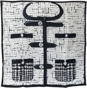 Chanel Pre-owned Scarves, female, White, Size: ONE SIZE Pre-owned Silk scarves