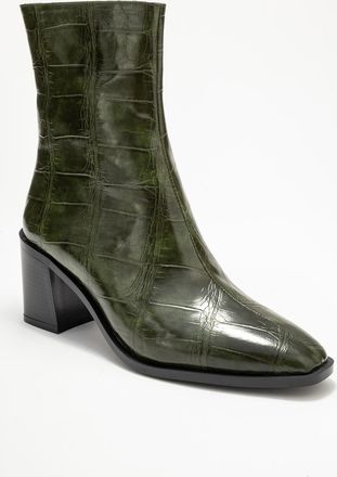 Prologue Chara Blokhak Enkellaars