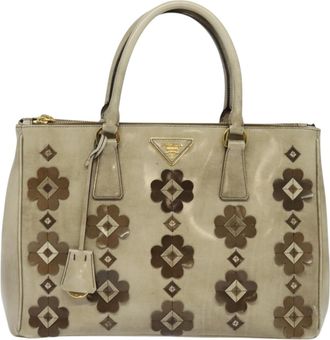 Prada Galleria Beige Patent Leather Handbag (Pre-Owned)