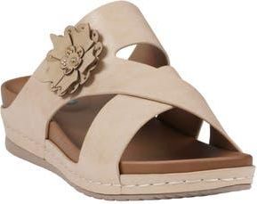 GC SHOES Nessie Comfort Slide Sandal in Gold at Nordstrom Rack, Size 8.5