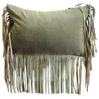 Les-Ottomans Coj&iacute;n de terciopelo de algod&oacute;n y flecos de cuero-oliva verde