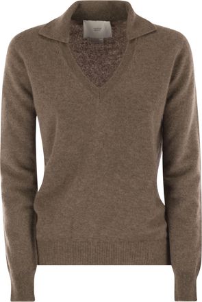VANISÉ Patty V Neck Jumper With Polo Collar